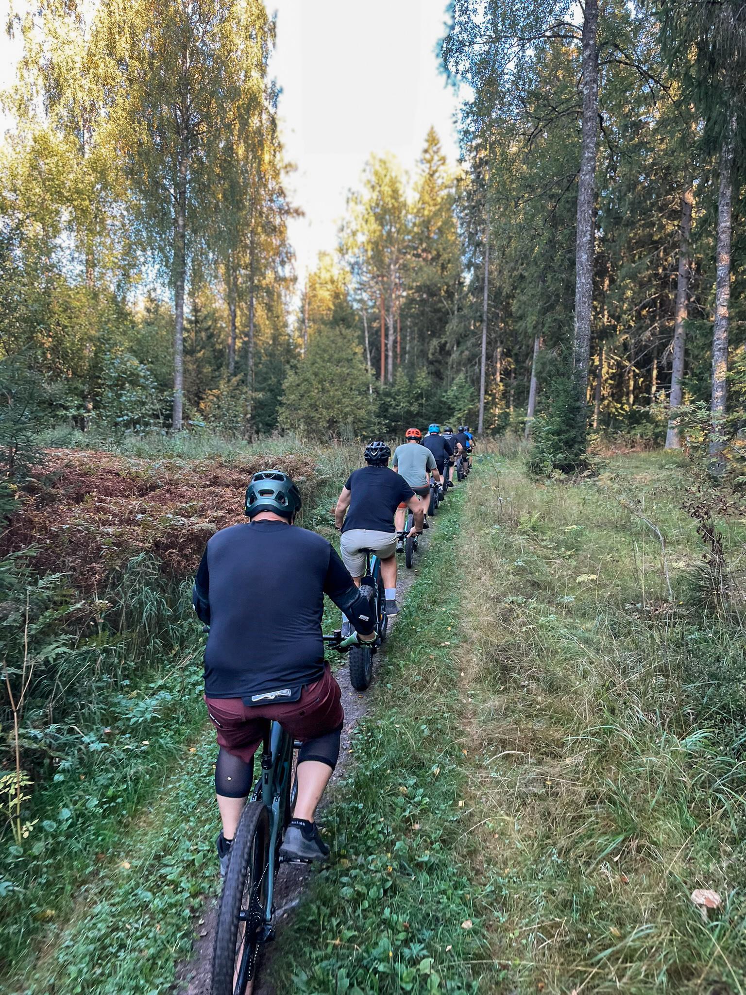 Lammin Betonin henkilökunta pyöräilee ja on mukana kilometrikisassa. Maailman pyöräilypäivä 3.6.2025